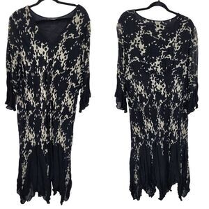 Temptations II Dress 3X Black Crinkle Swing Sheer Bell Sleeve Handkerchief Hem‎